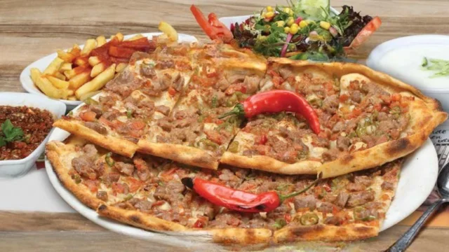 Kuşbaşılı Pide