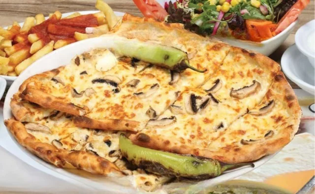 Mantarlı Kaşarlı Pide
