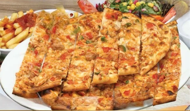 Tavuklu Pide